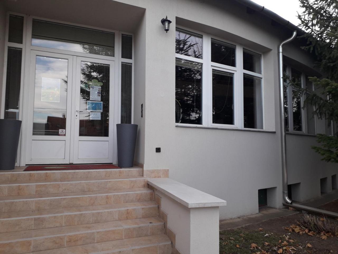 Tenisz Apartment 韦切什 外观 照片